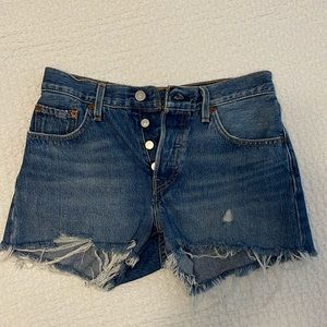 Levi's 501 jean shorts size 24